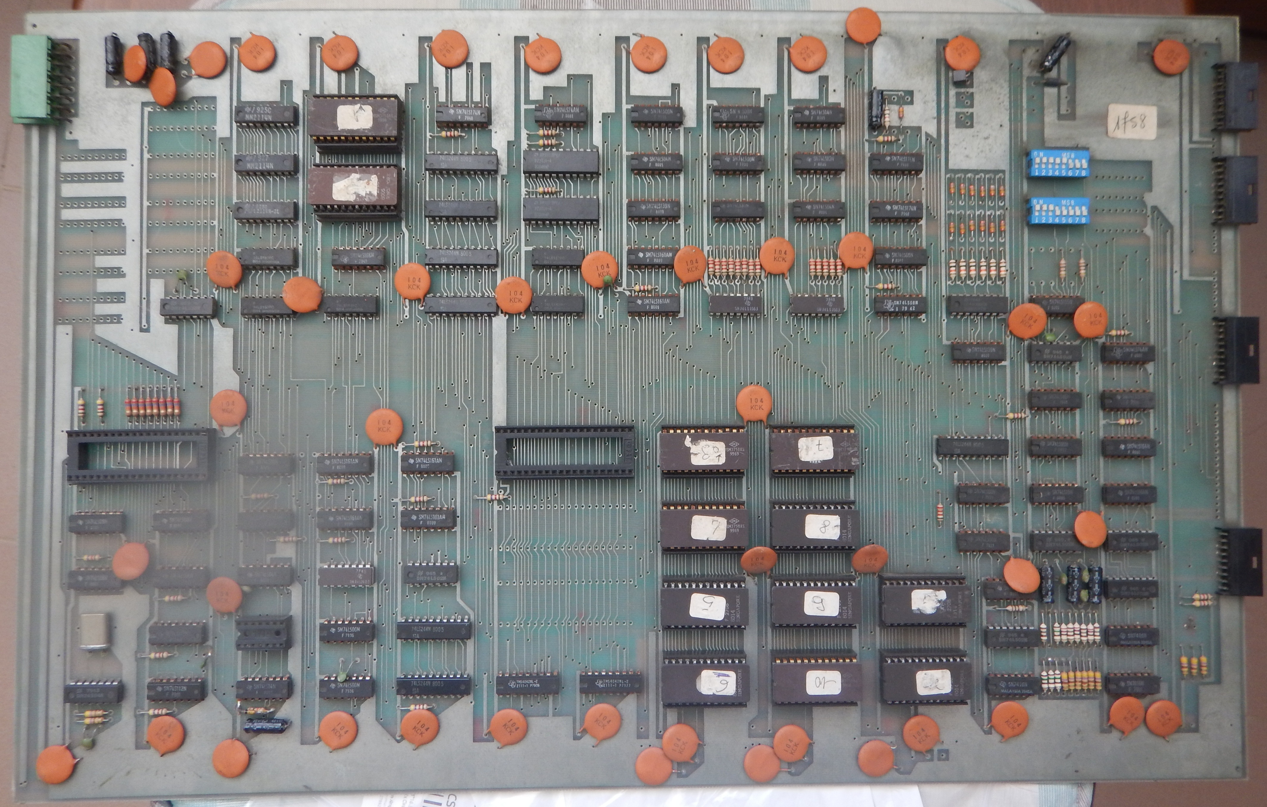 File:1800 PCB component side.jpg